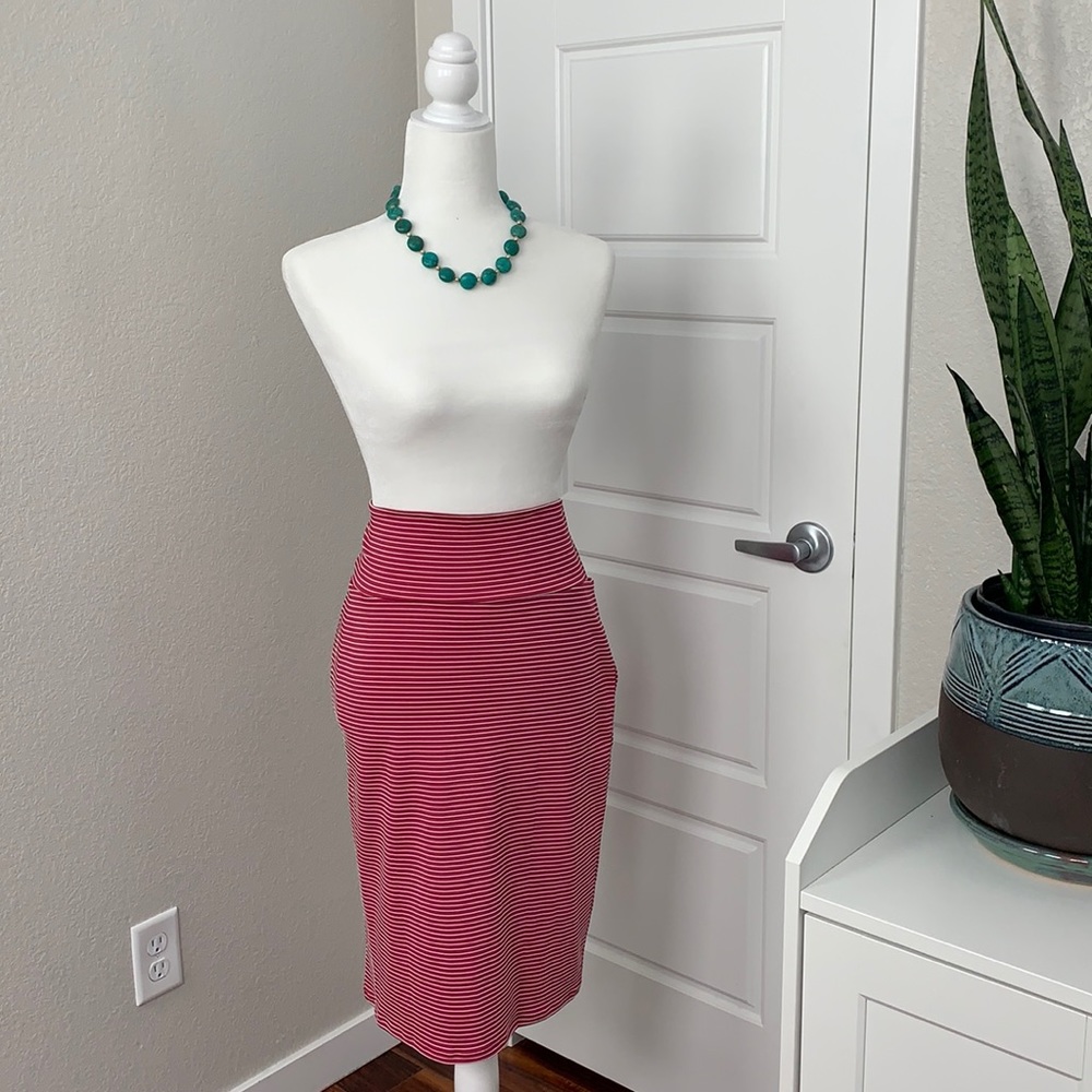 Raspberry stretch LuLaRoe pencil skirt